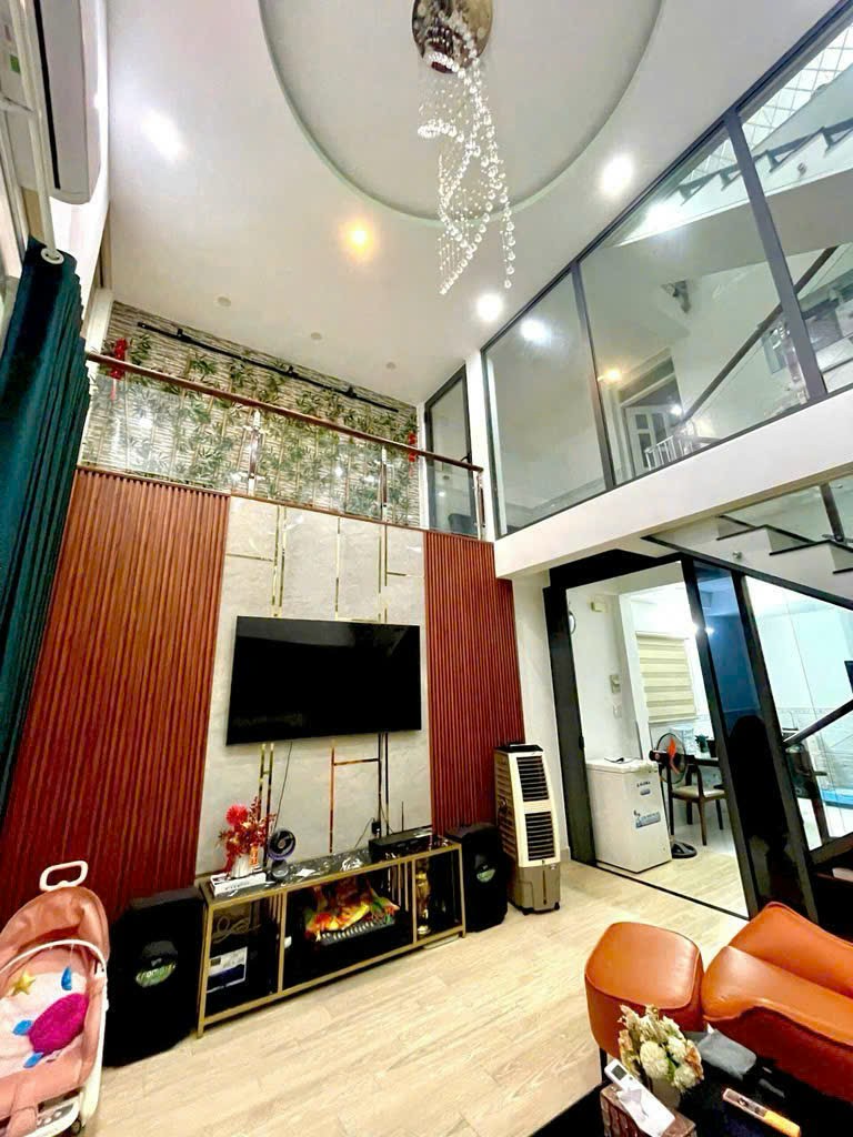 Nhà Mặt Tiền Trung Mỹ Tây 01, Quận 12 - Diện Tích Lớn, Tiềm Năng Sinh Lời